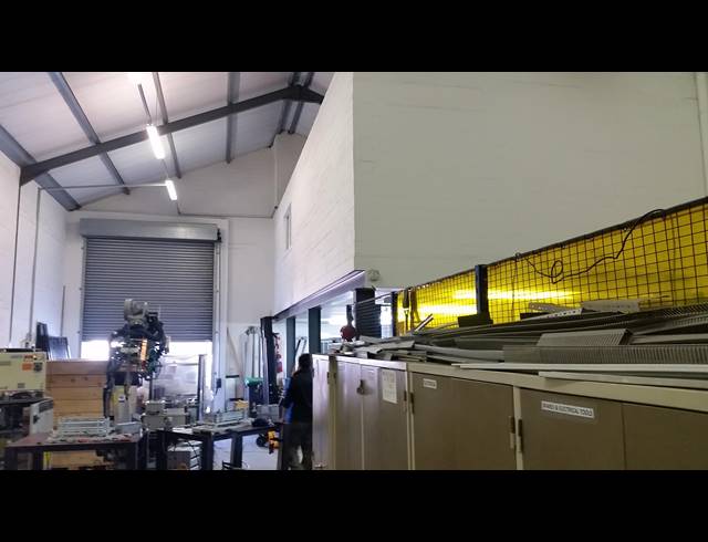 242M² WAREHOUSE TO LET IN CAPRICORN